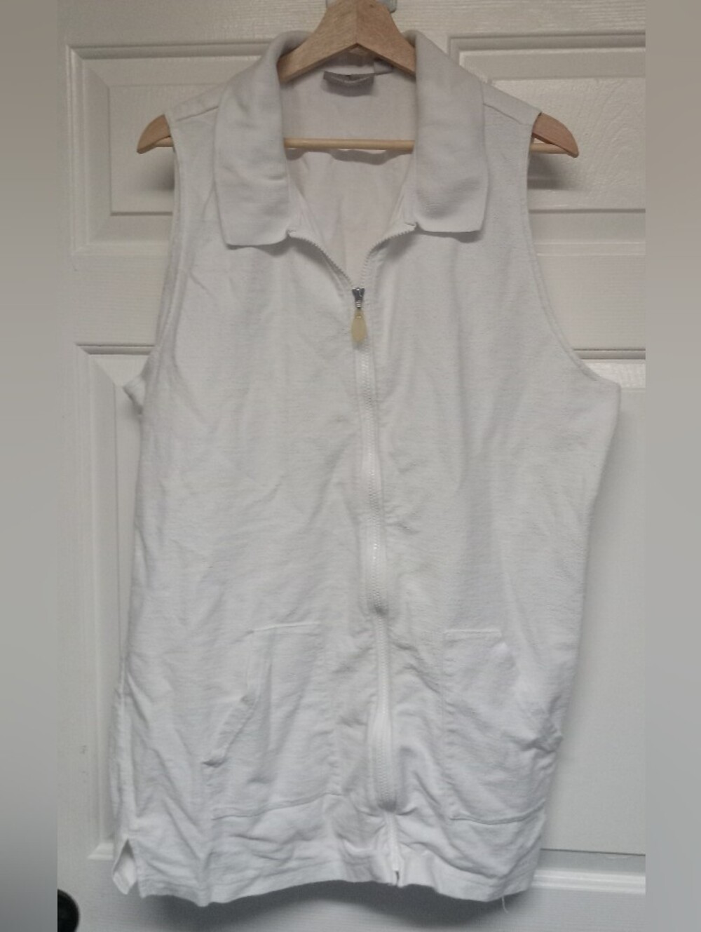 croft & barrow White Sleeveless Zip-Up Vest